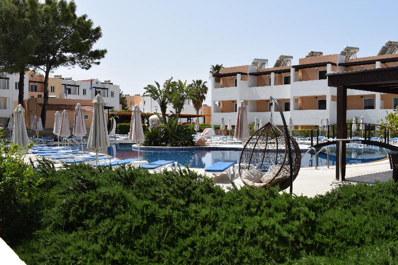 Matina Pefkos Aparthotel