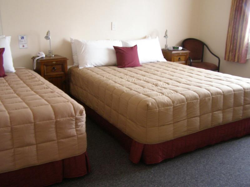 Highpark Motor Inn