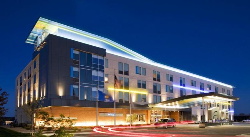 Aloft Green Bay