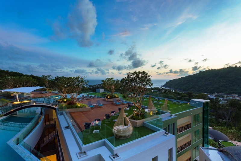 Crest Resort & Pool Villas