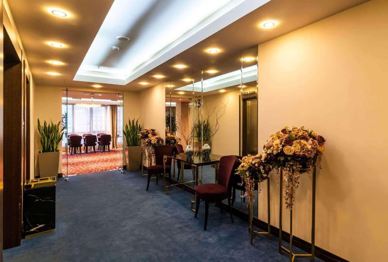 Ramada Hotel & Suites by Wyndham Yerevan