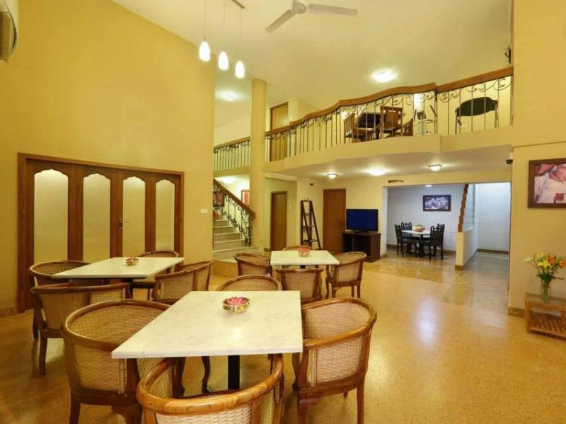 Hanu Reddy Residences Poes Garden