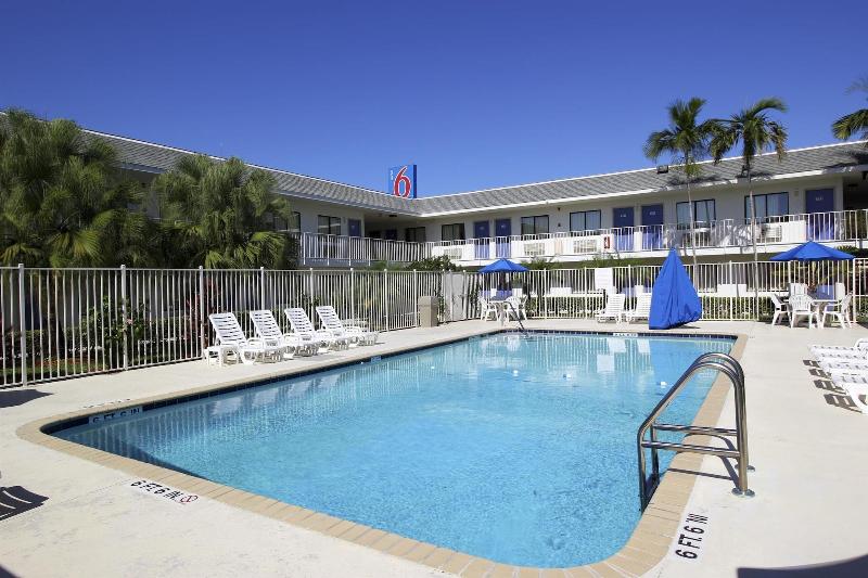 Motel 6 Lantana