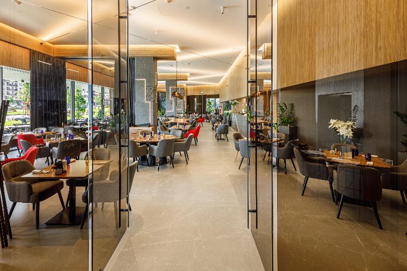 Qosmo Brasov Hotel