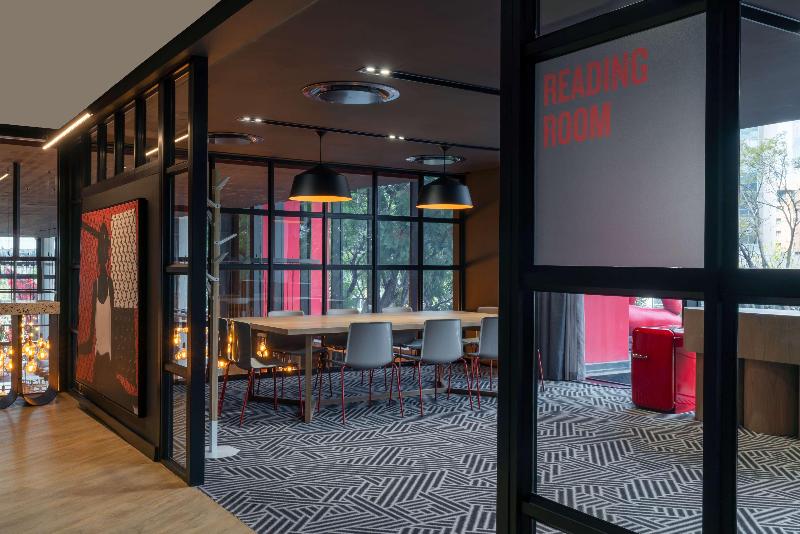 Radisson RED Hotel Johannesburg Rosebank