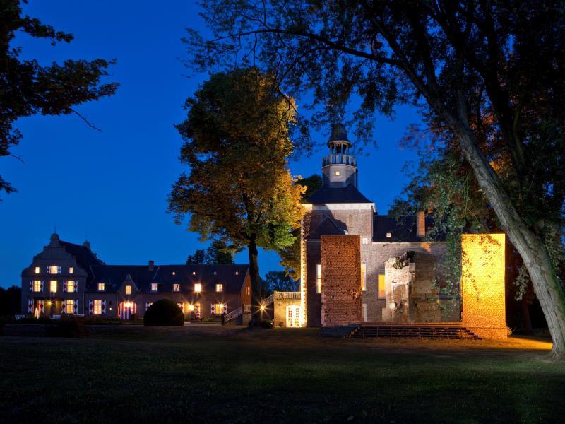 Schlossruine Hertefeld Hotel