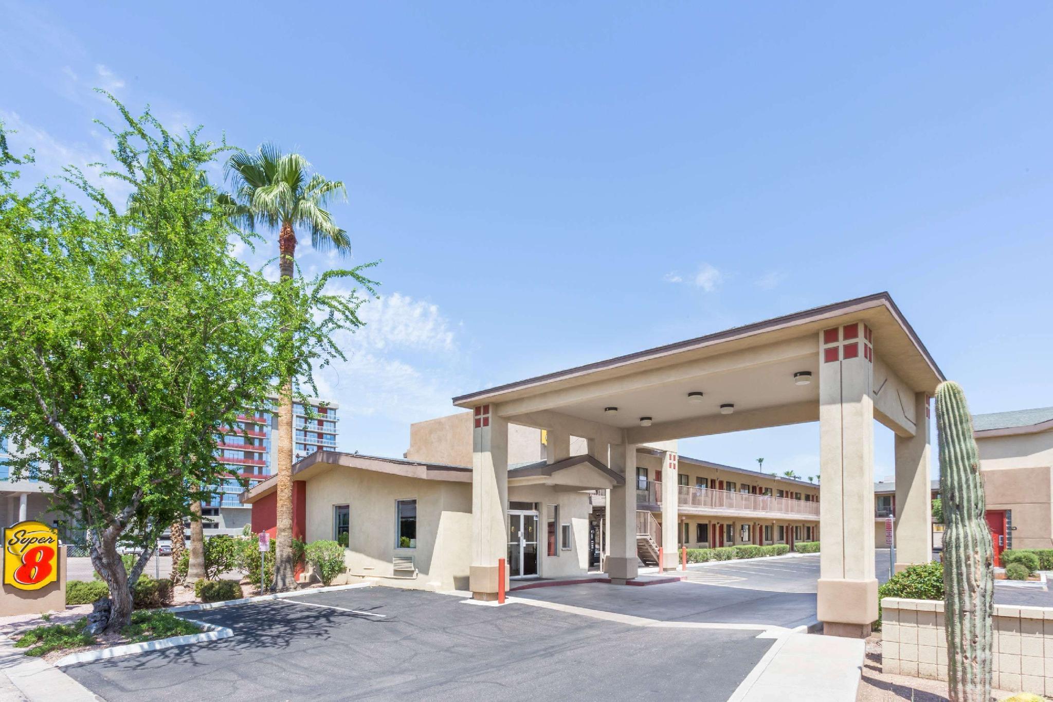 Super 8 By Wyndham Tempe - ASU - Airport