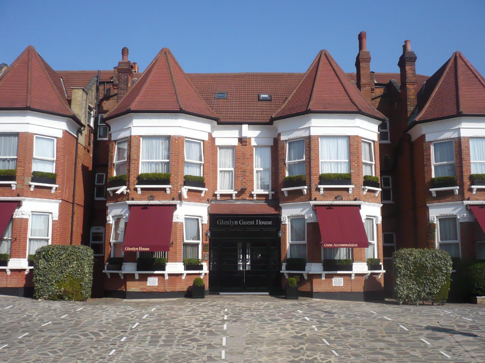 Glenlyn Hotel