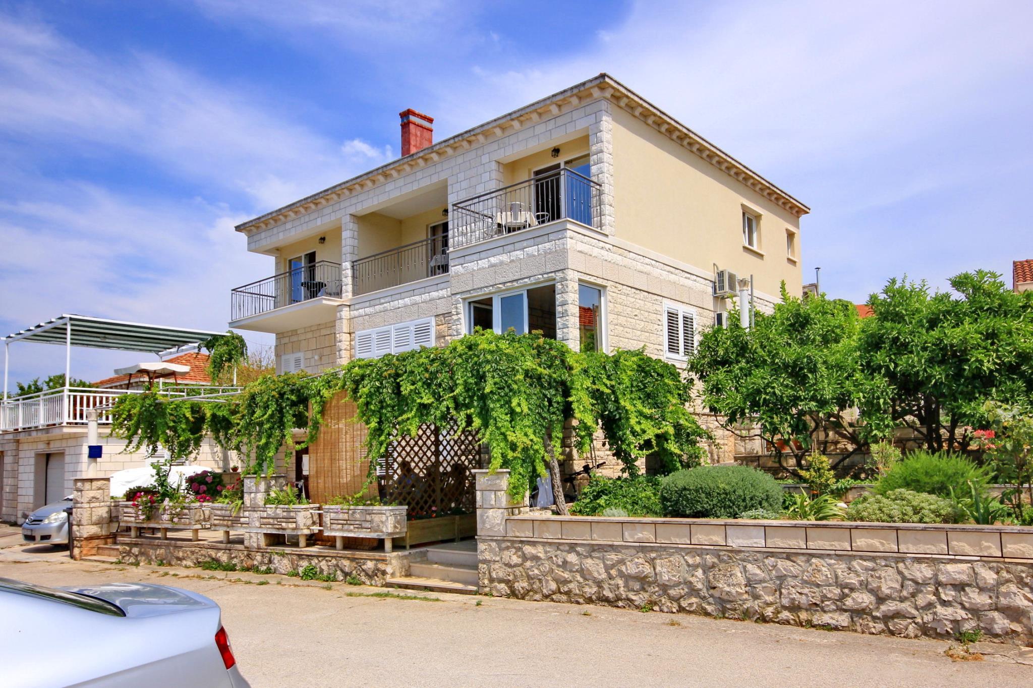 Lovely studio apartment in Lumbarda