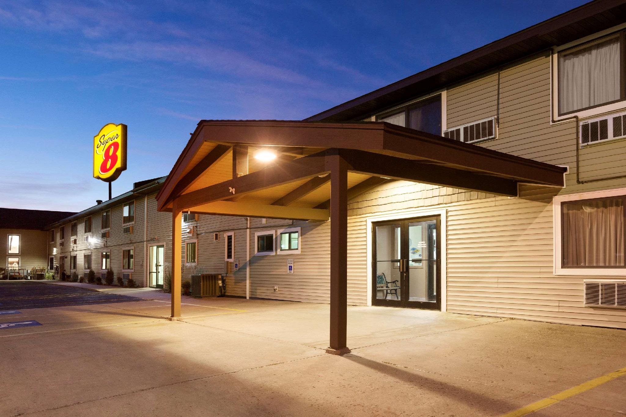 Super 8 By Wyndham Houghton