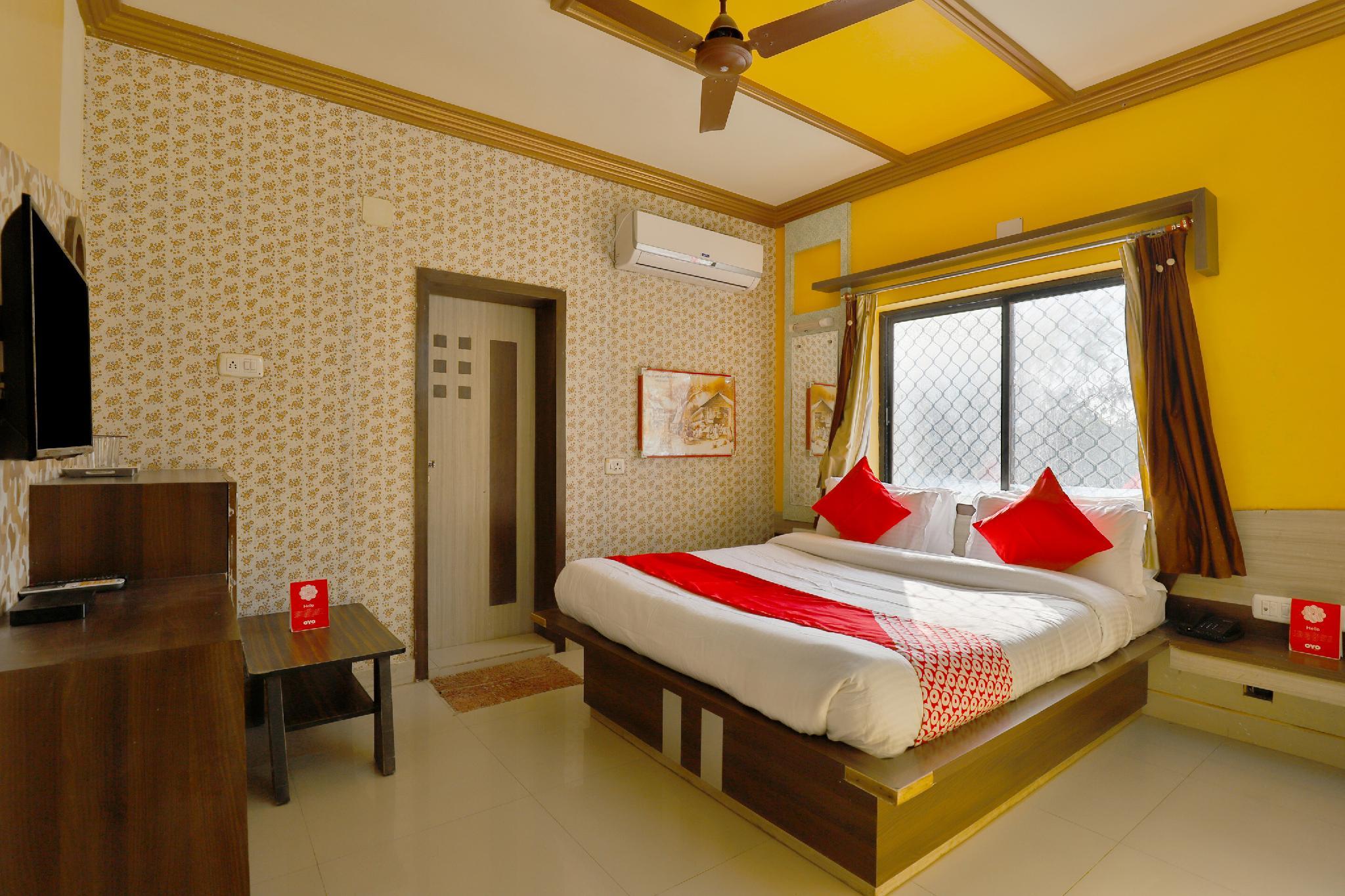 OYO 17205 Raj Palace