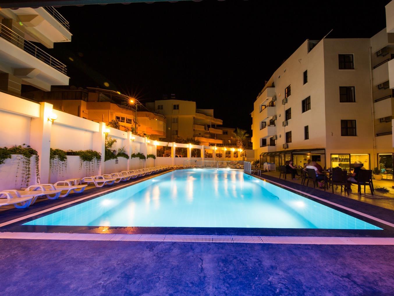 Tuntas Suites Altinkum