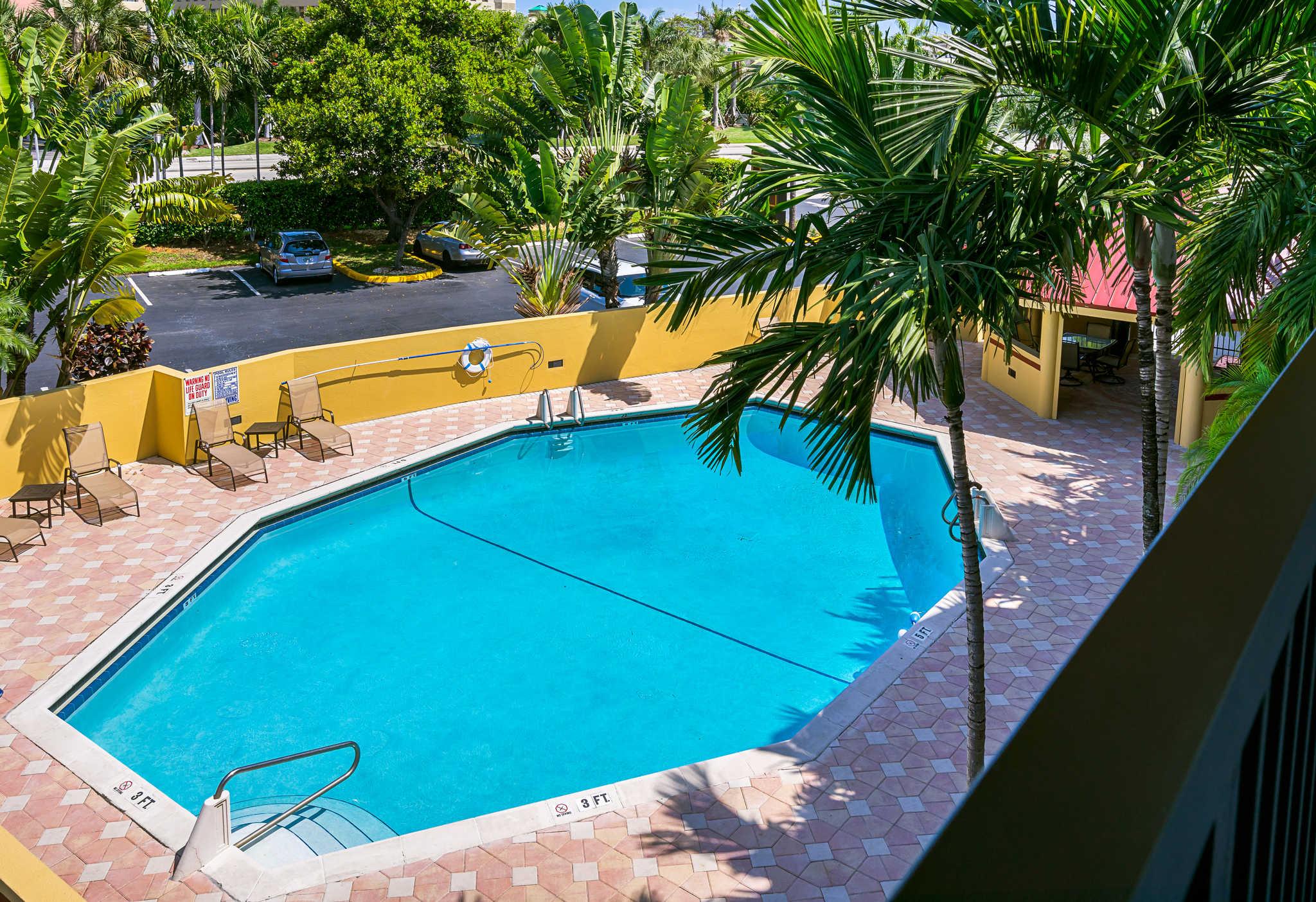 The Link Hotel on Sunrise