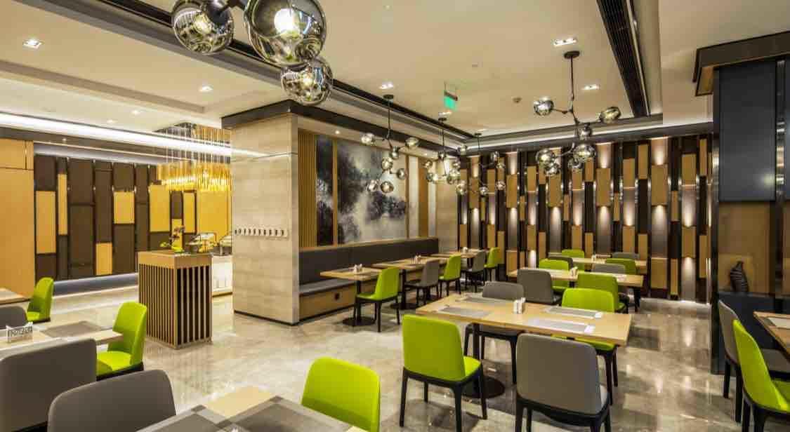 Atour Hotel Lianyungang Shidai Square