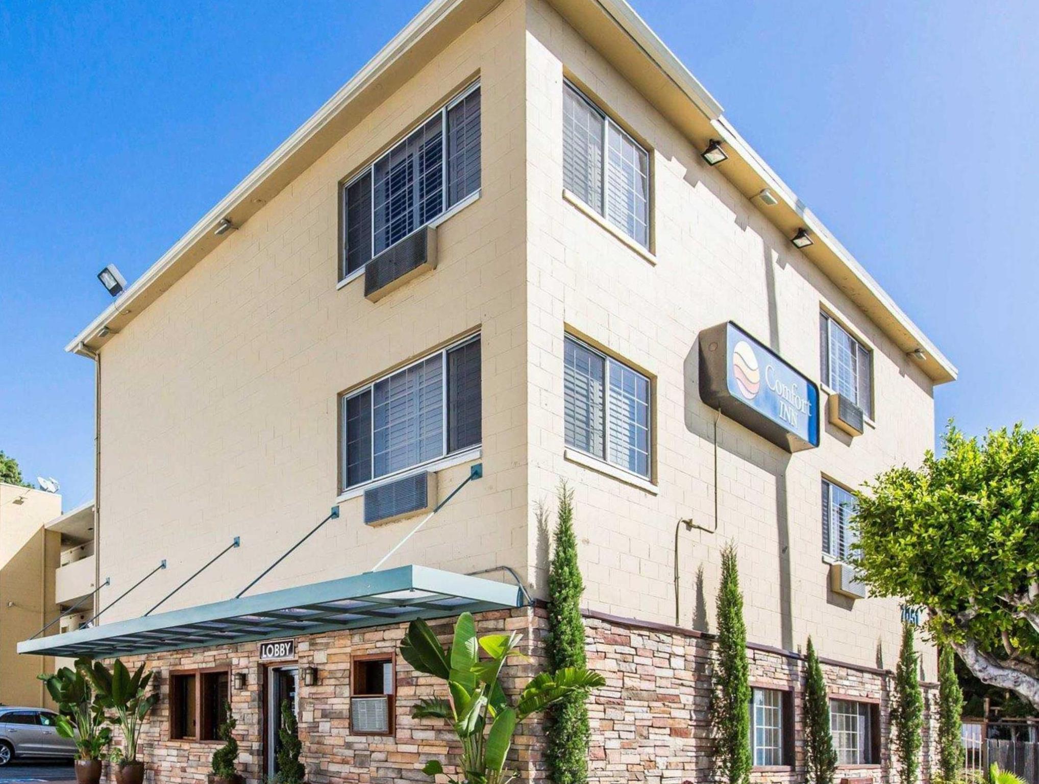 Hotel Hwood Near the Sunset Strip