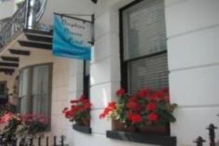 Brighton Black Hotel & Hot Tubs