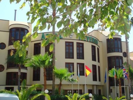 Ska Olivina ApartHotel