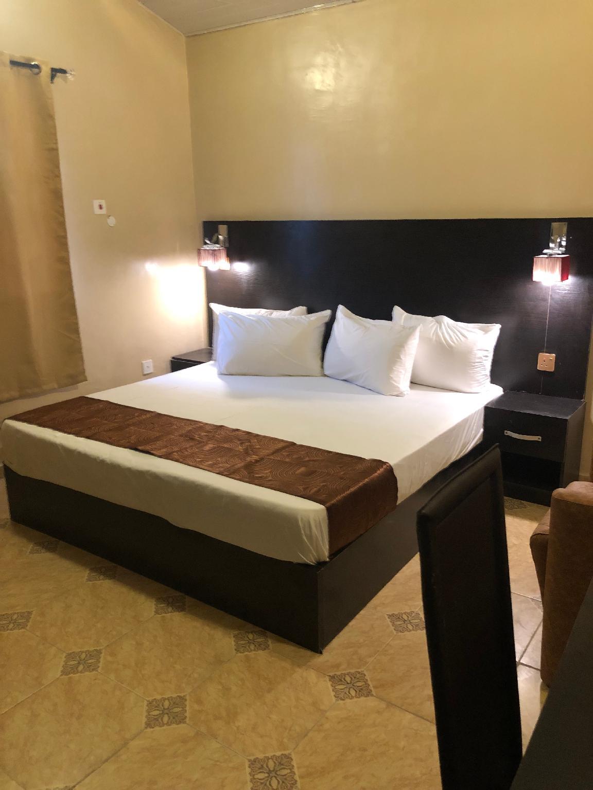 Posh Apartments Business Hotel
