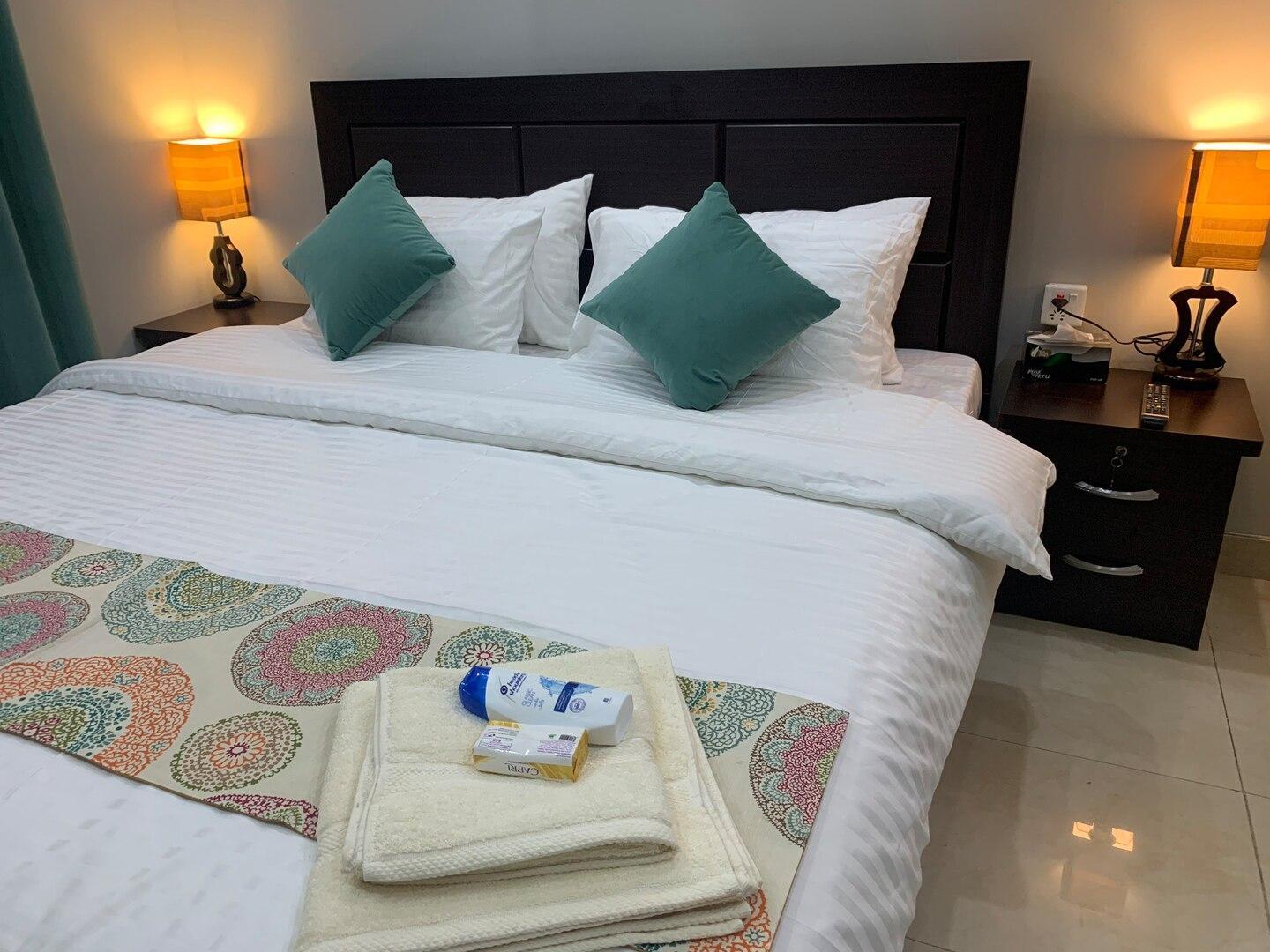 Home plus apartment 1 Modern spacious by the beach