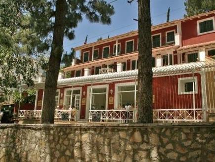 Zefiros Traditional Hotel