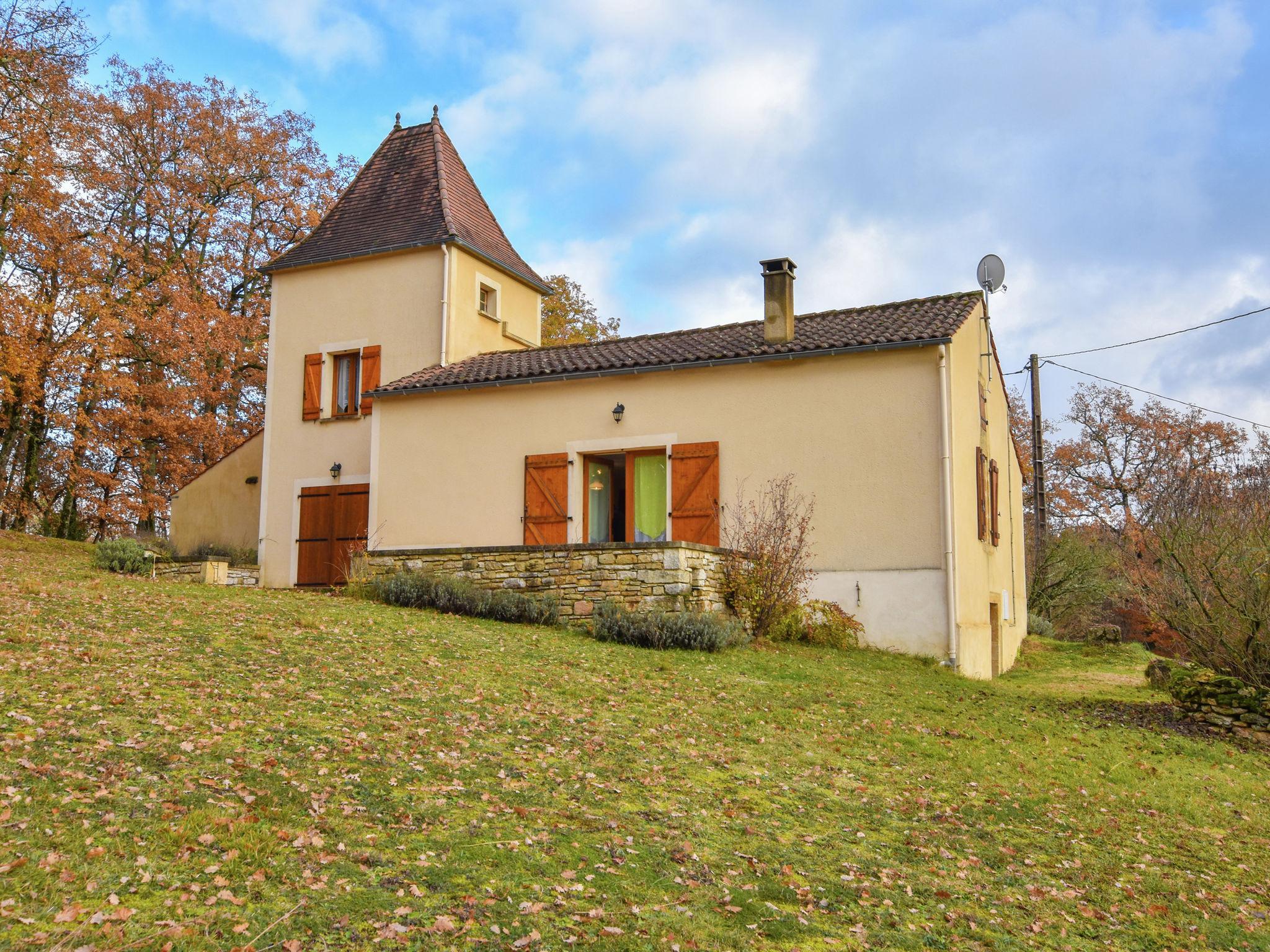 Rurally located holiday home with magnificent view, close to Cazals.