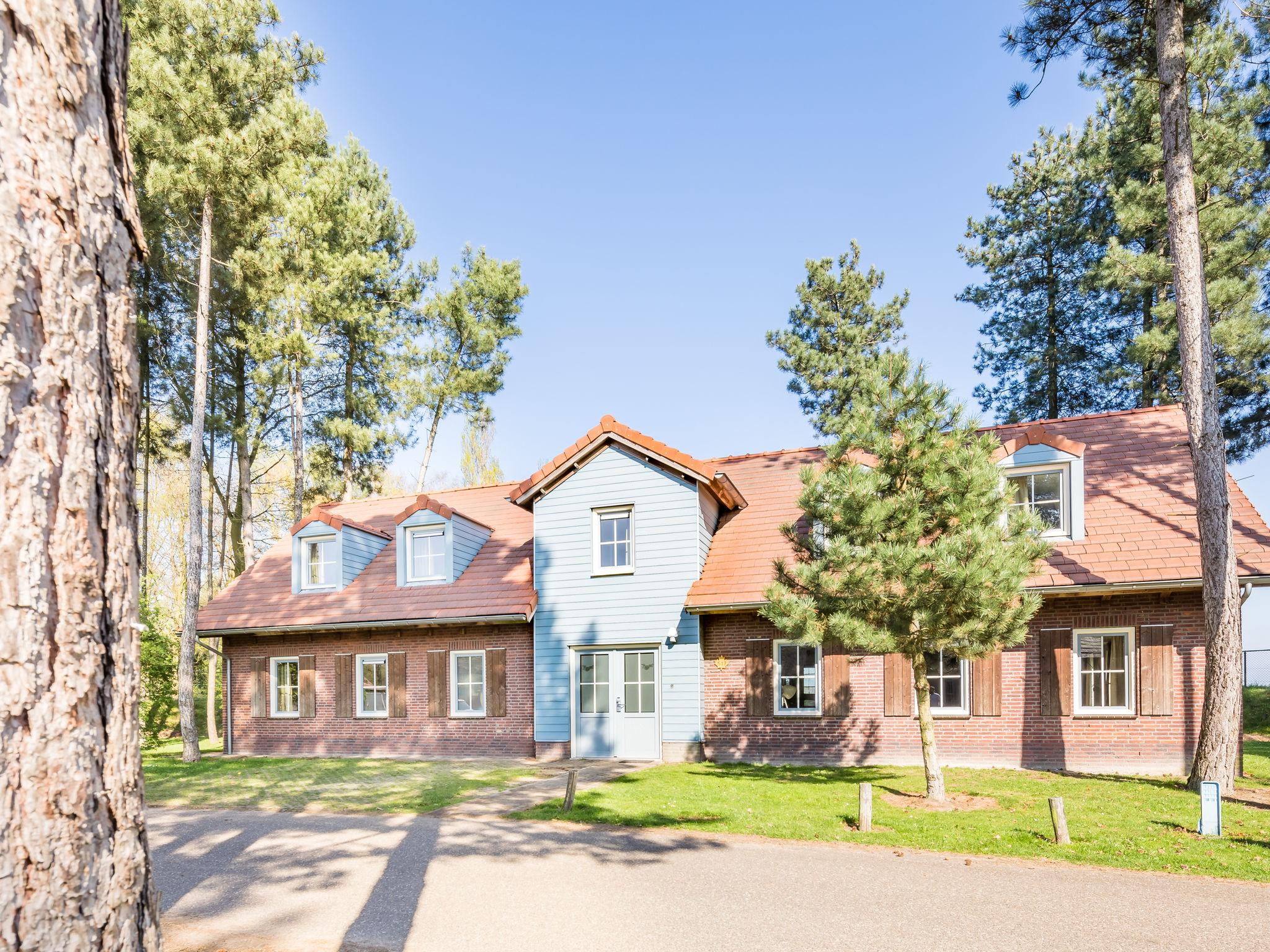 Luxurious villa with 5 bathroom, whirlpool, near a reserve