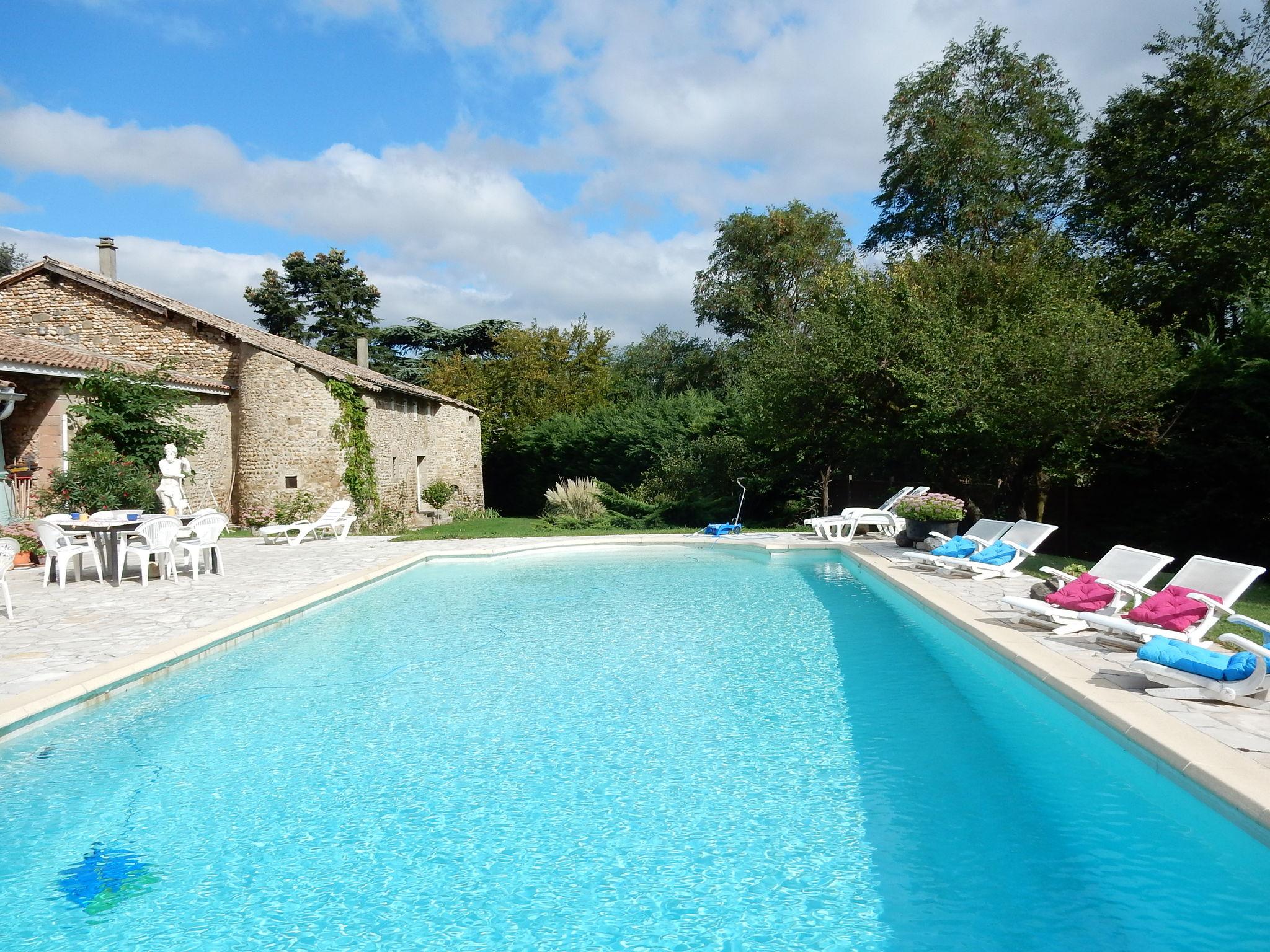 Beautiful house with separate country house on a beautiful 12th century estate