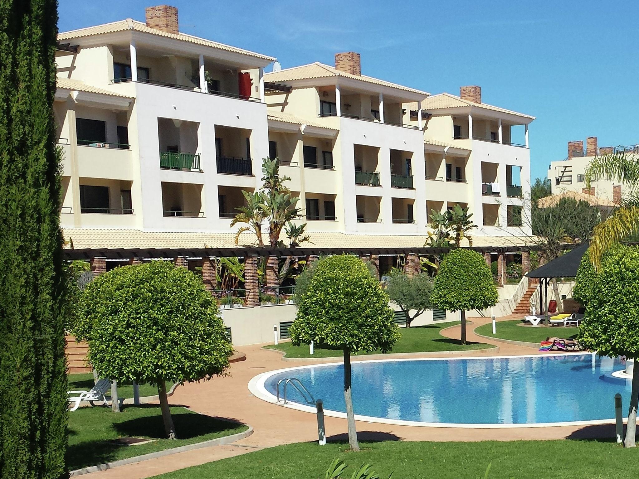 Luxurious Holiday home in Quarteira Algarve with Jacuzzi