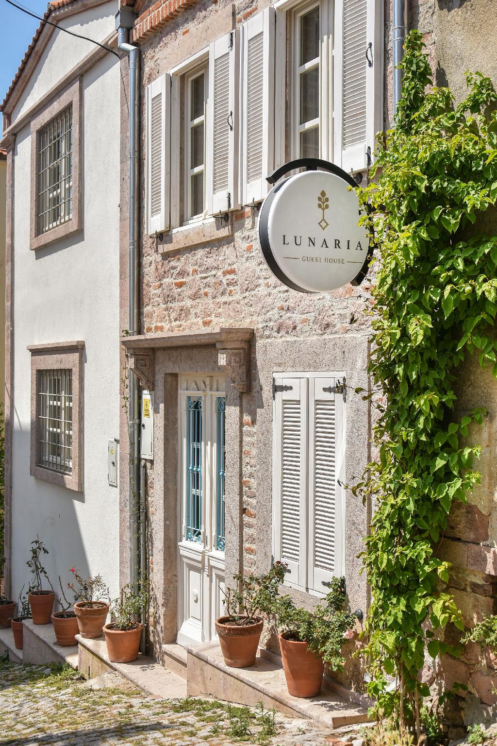 Lunaria Guest House
