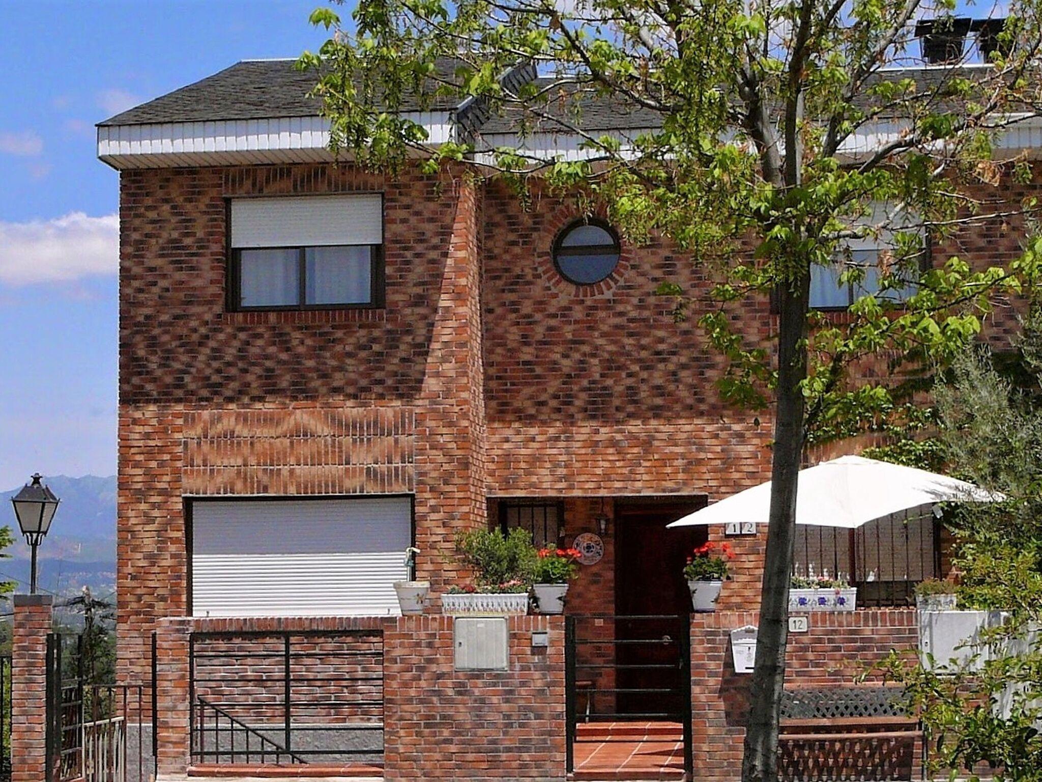 Enticing Holiday Home in Galapagar with Private Terrace