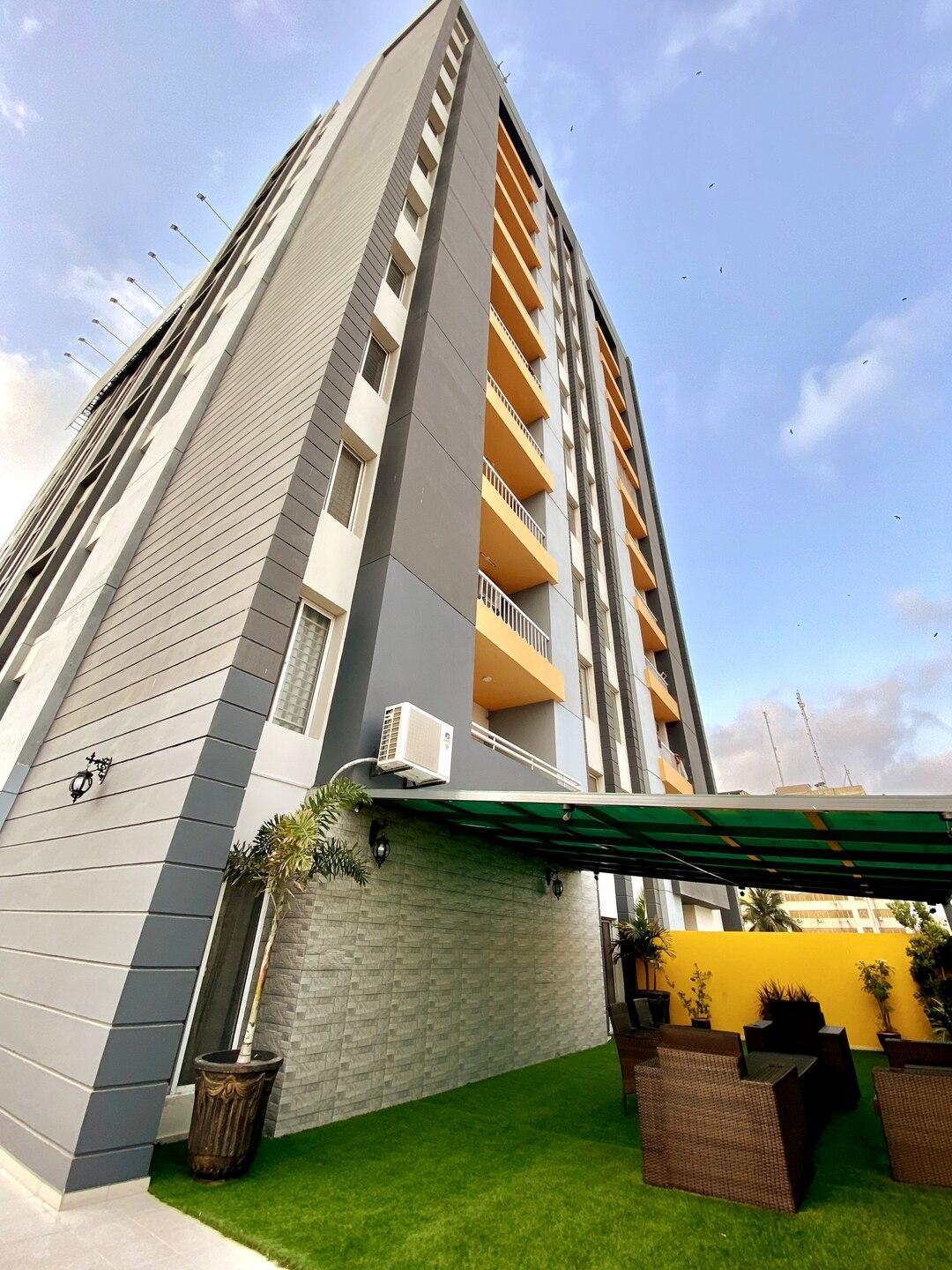 Elegant & Spacious 2br family apt,Sharah e Faisal