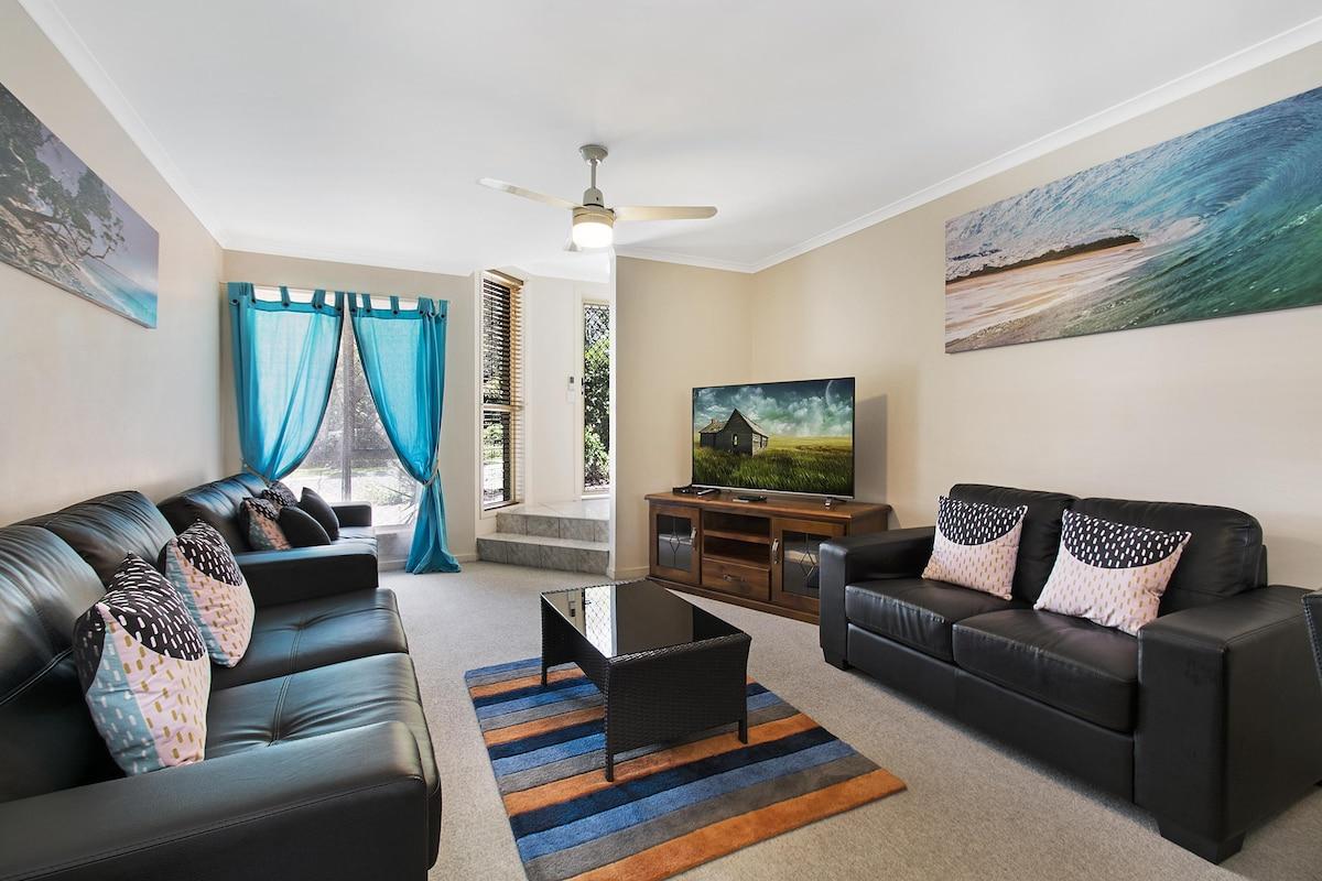 Townhouse Holiday: close walk to beach & shops