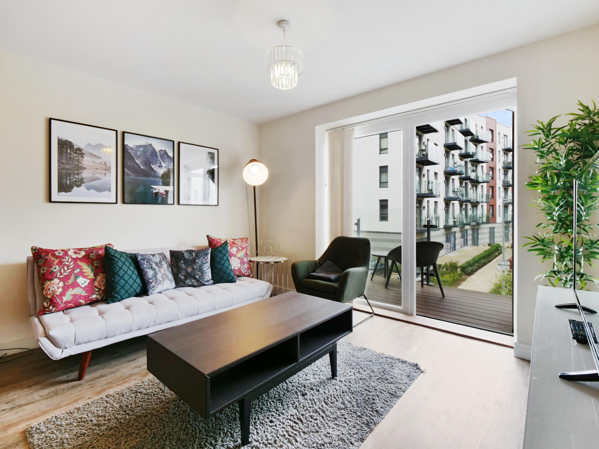 The Pier Apartment 4 by Kasar Stays