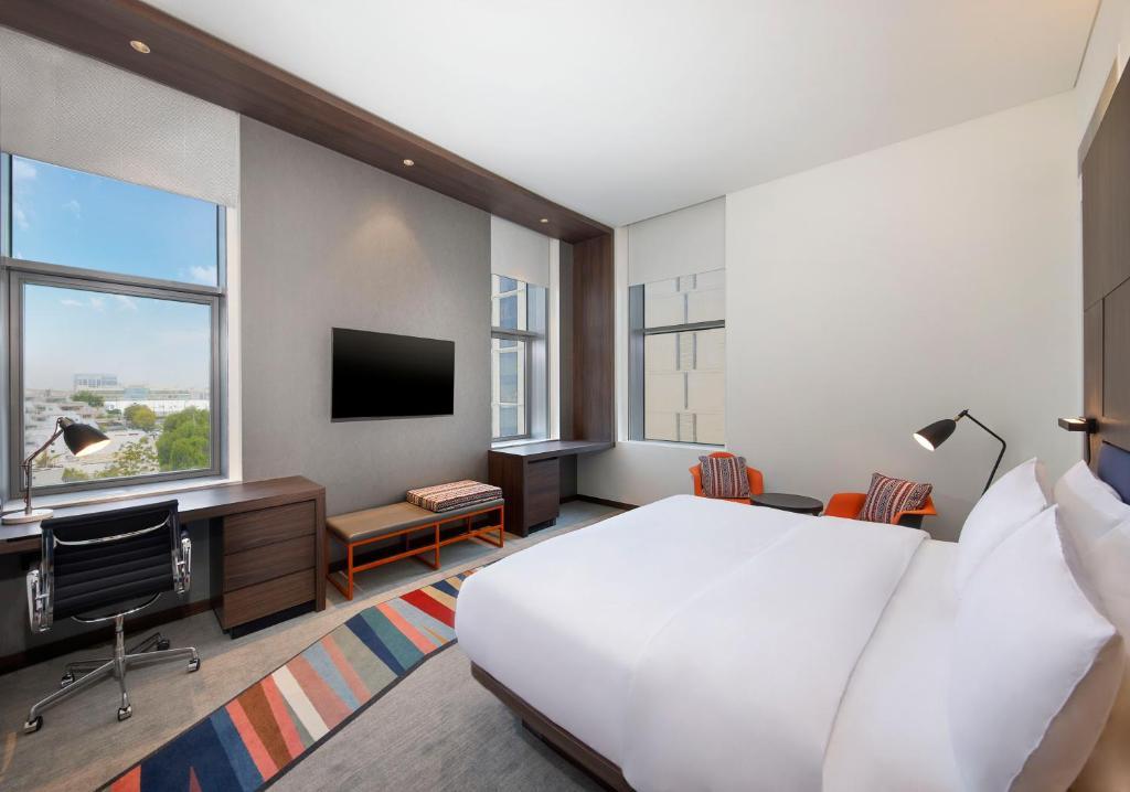 King Suite Near Al Garhoud Complex By Luxury Bookings