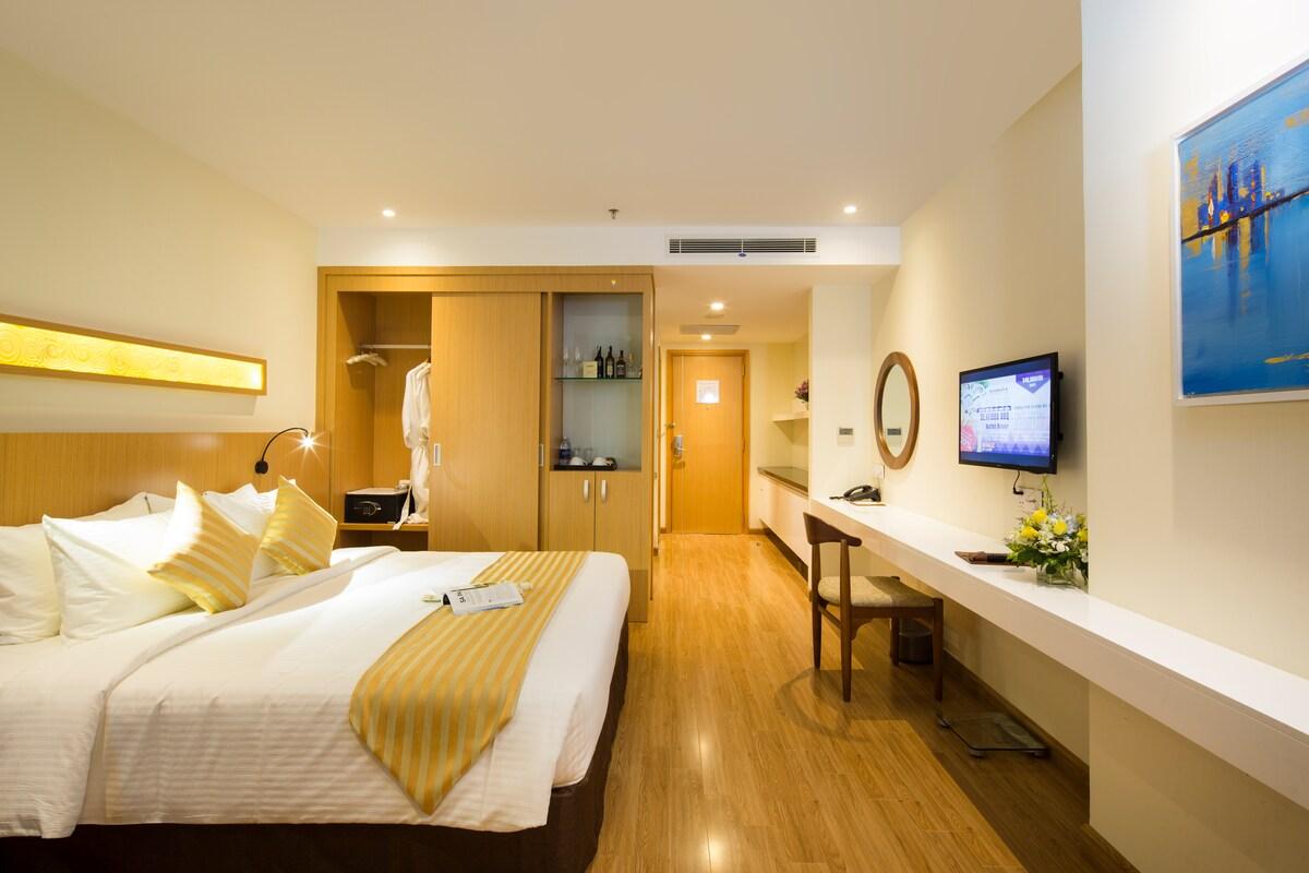 Seaview Studio with Private Beach