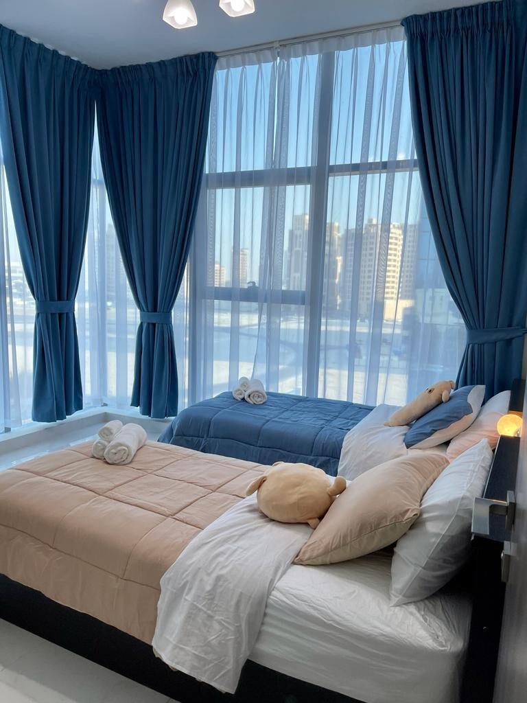 Bright & Cozy ☀ Near Metro & Downtown ☀ Pool ☀ Gym