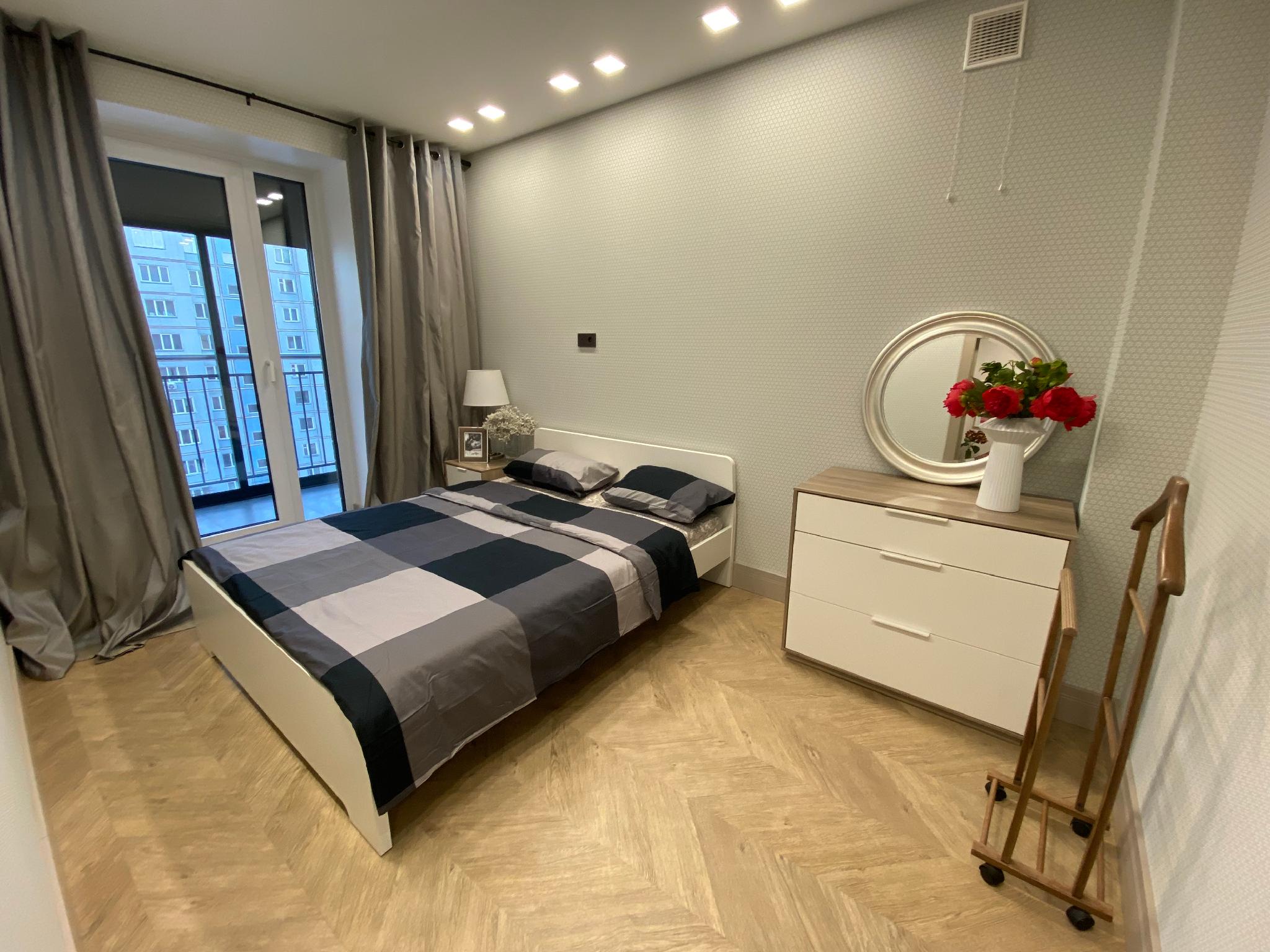 Modern квартира с камином в шаговой от центра