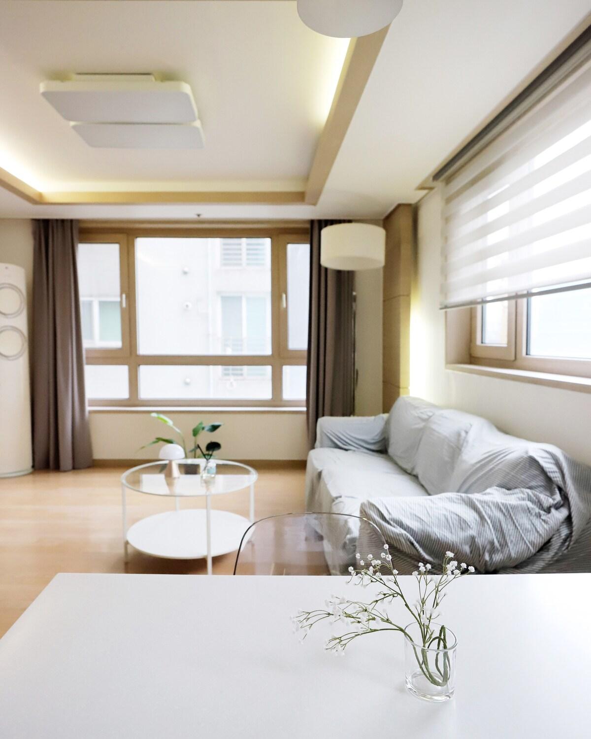 Attractive Gangnam 2Bdr 2Bath APT Full Options