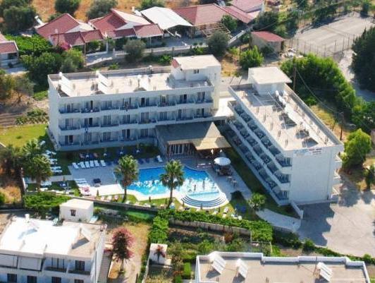 Dias Studios & Suites