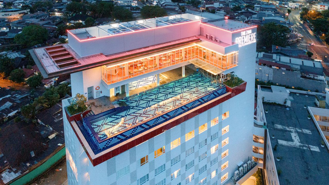 Grand Zuri Padang Hotel