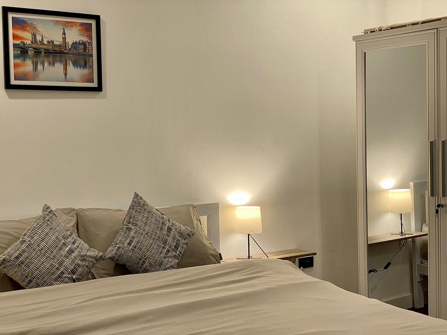 Bed and breakfast at Ploenchit /Pet friendly