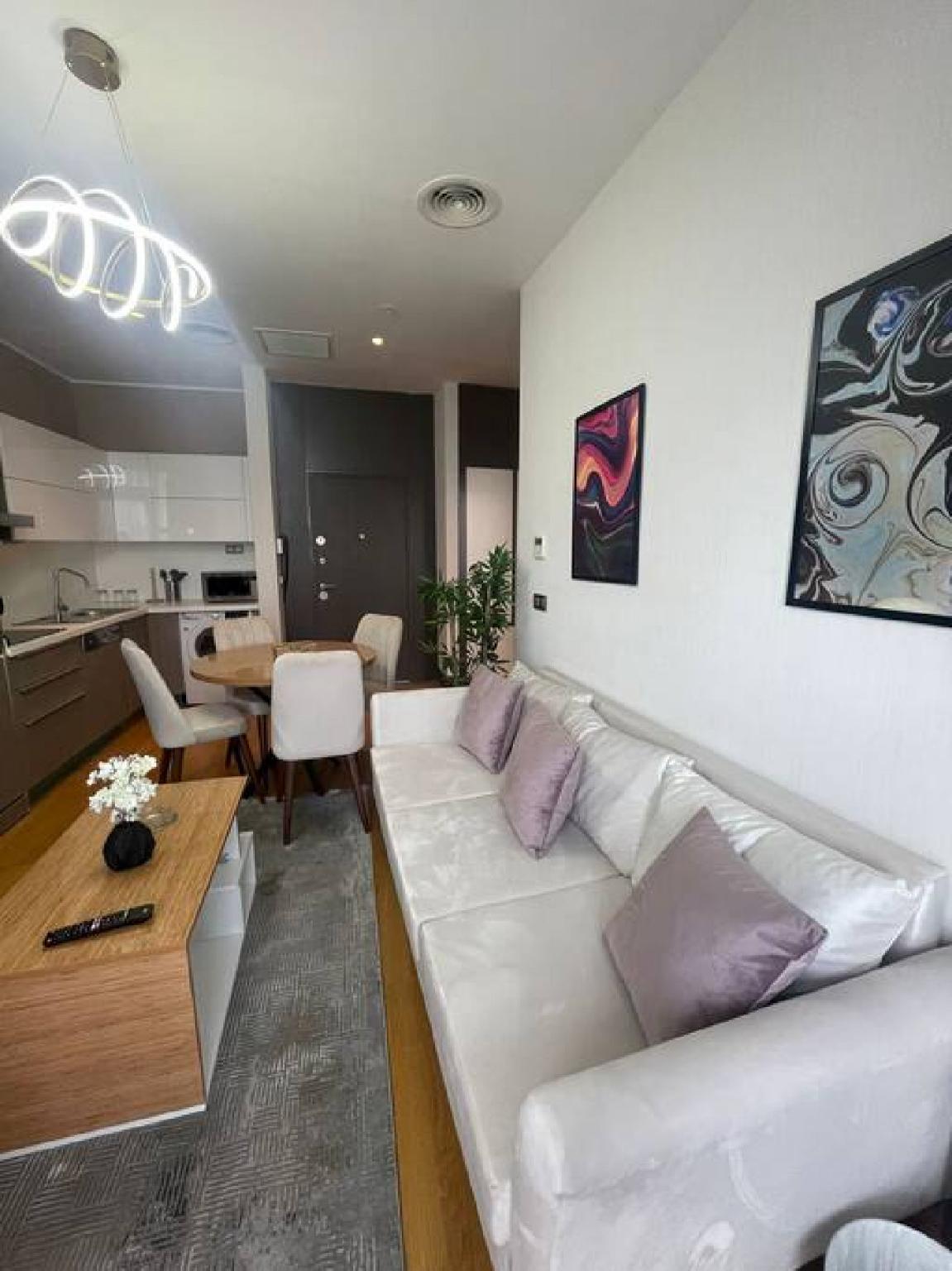 Stylish1+1 Apartment in Batisehir near MaIl of IST