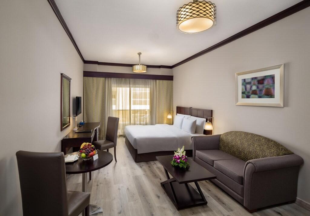 Deluxe Studio Near Al maya Super Market Ab