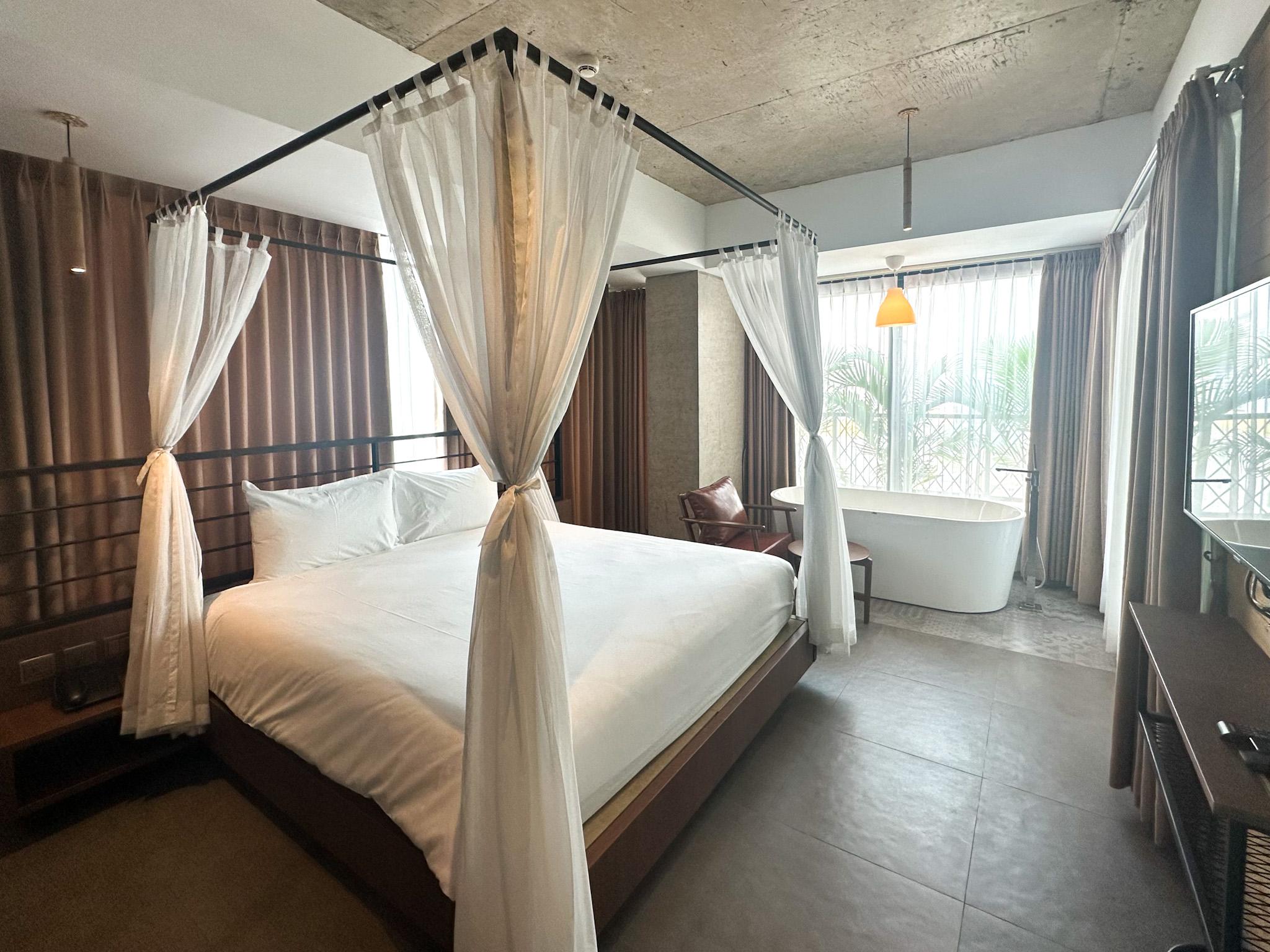 Royal Palace Suite with Bathtub 2 Pax by Soben 