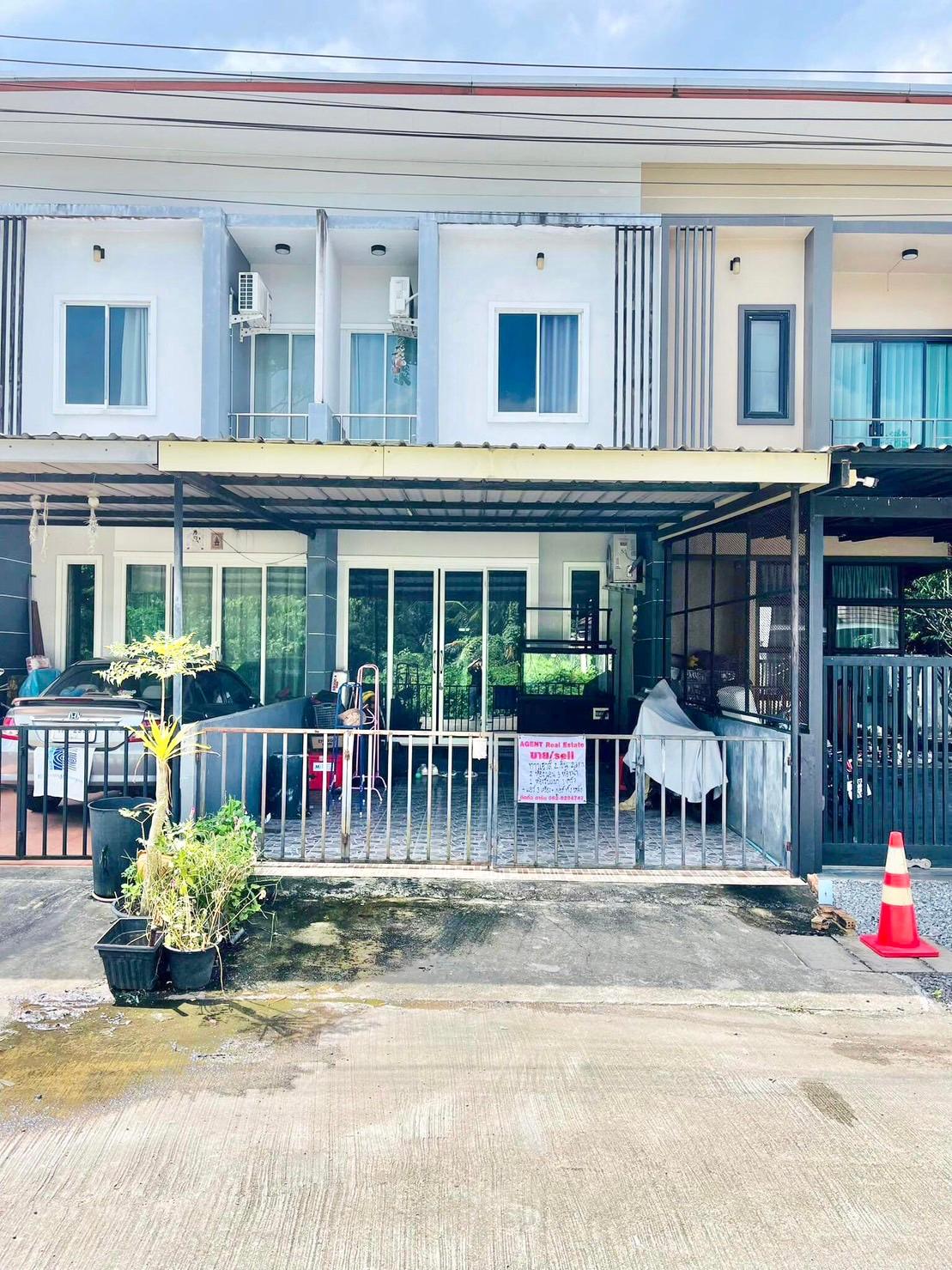 บ้านทั้งหลังในเมืองกระบี่