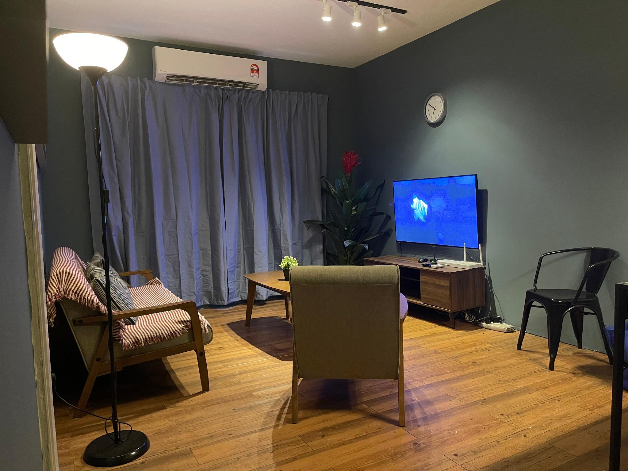 3BR/WiFi/ACond/Netflix @Pusat Komersial Seksyen 7