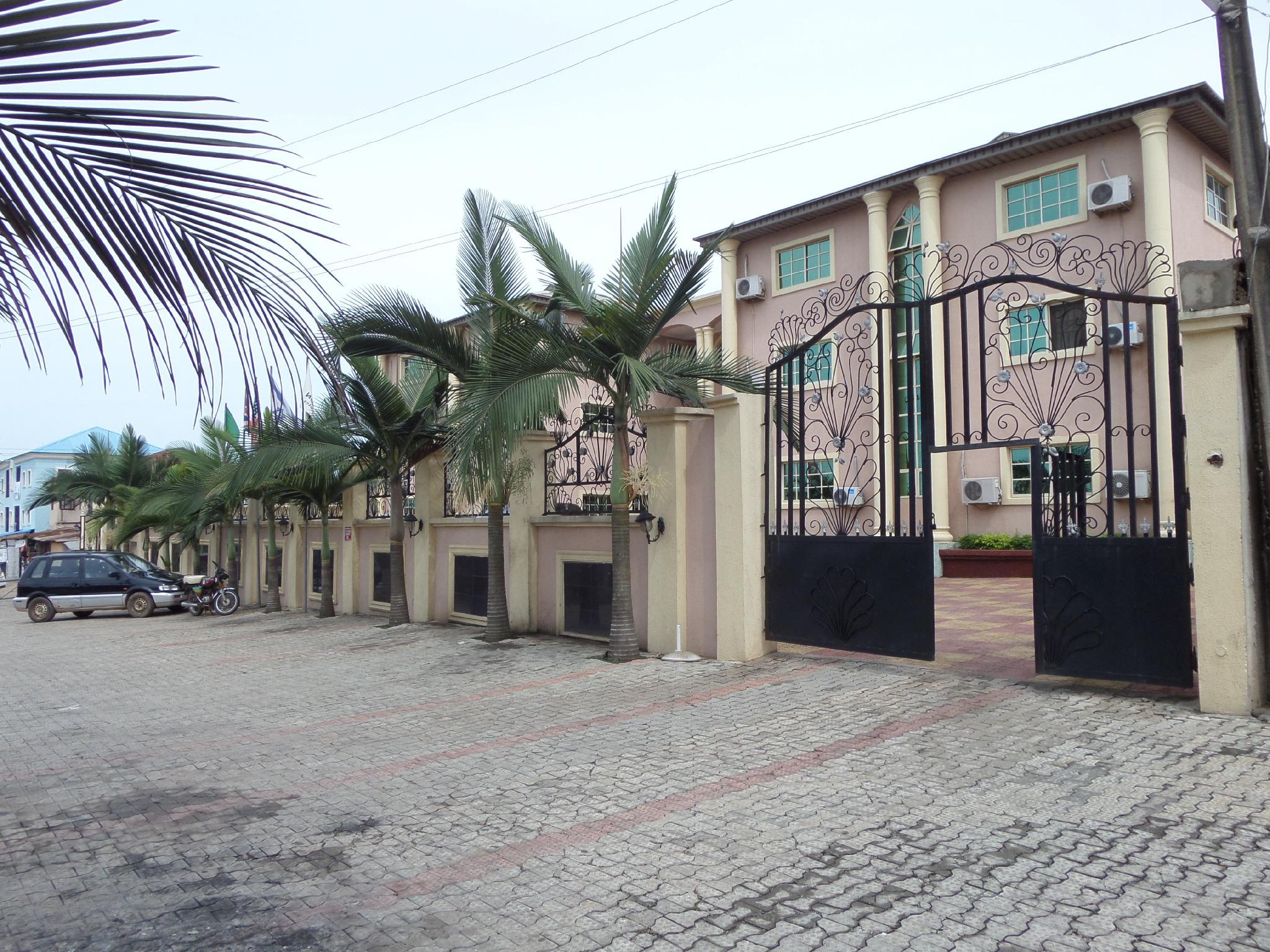 Brighton Hotel and Suites