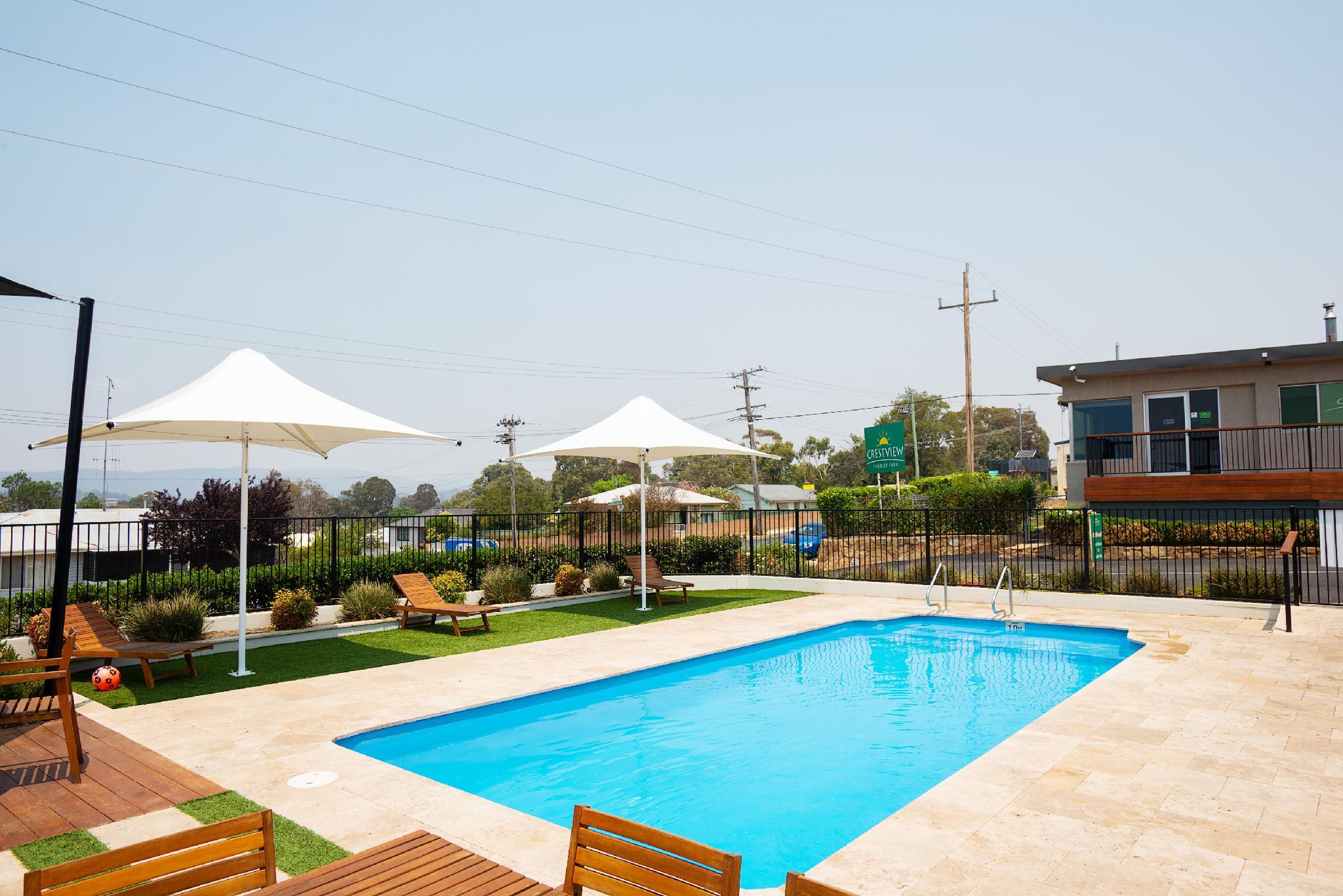 Crestview Tourist Park Hotel
