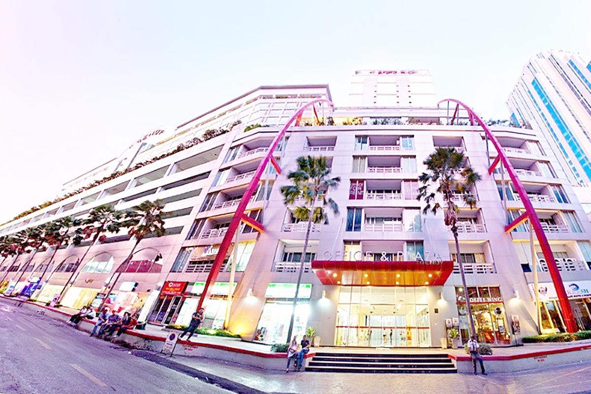 Room plus garden view @Nana Station Sukhumvit 13