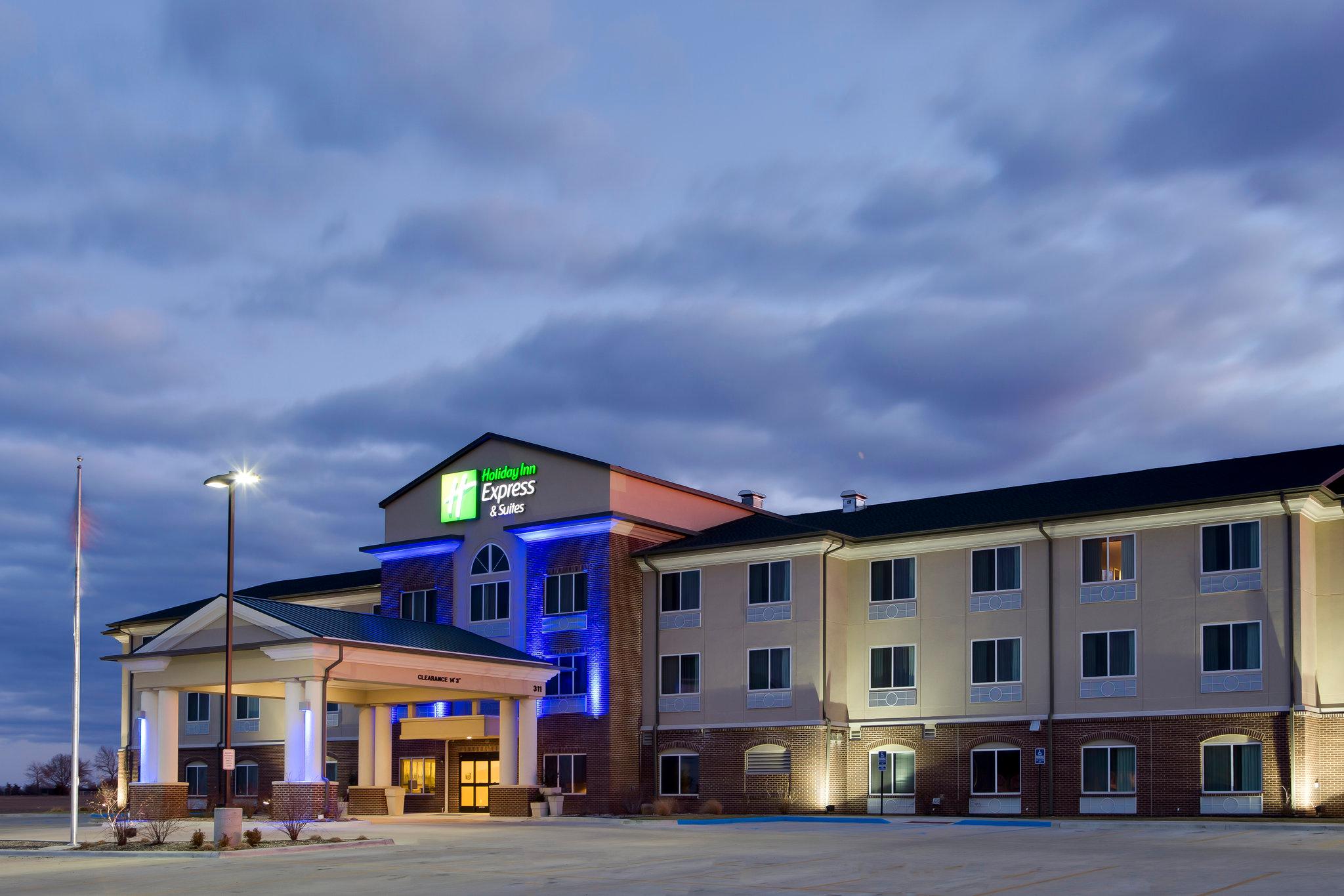 Holiday Inn Express & Suites Nevada